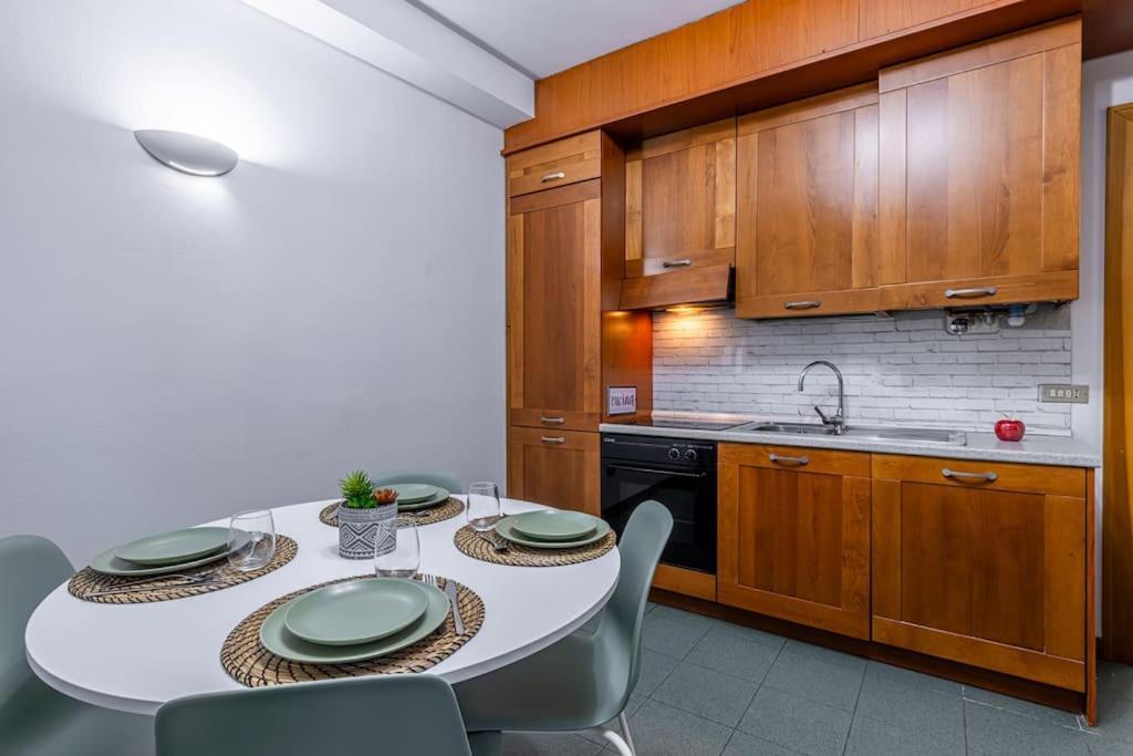 Close To Duomo Lovely City Center Flat Apartment Milan Luaran gambar