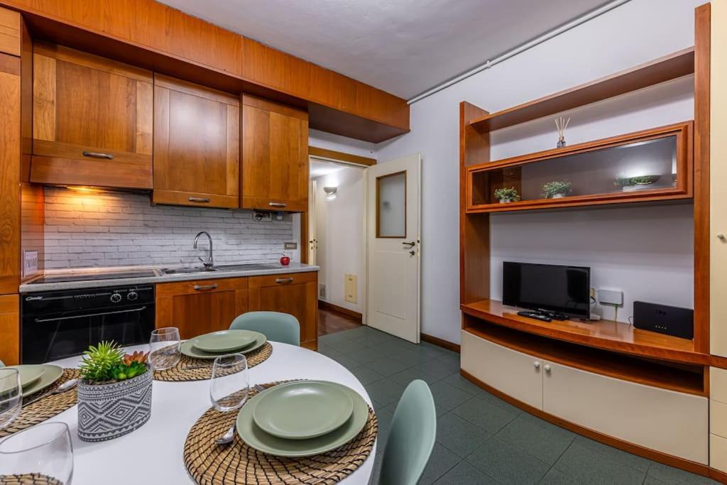 Close To Duomo Lovely City Center Flat Apartment Milan Luaran gambar